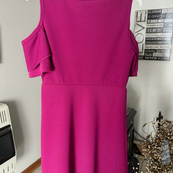 Iusta Girl cold shoulder dress - Picture 2 of 3